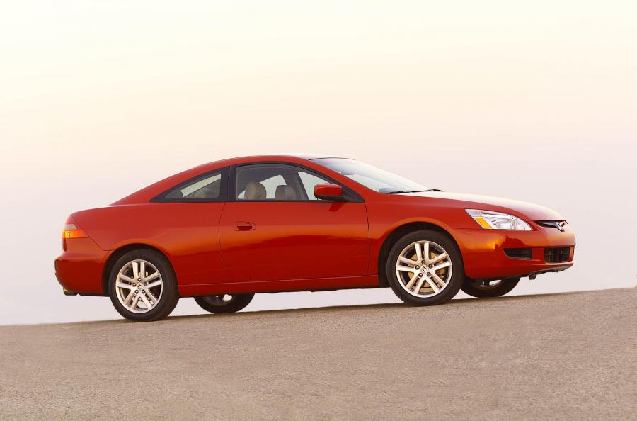  Honda Accord Coupe 2003 года  (US) (фото 8 из 12)